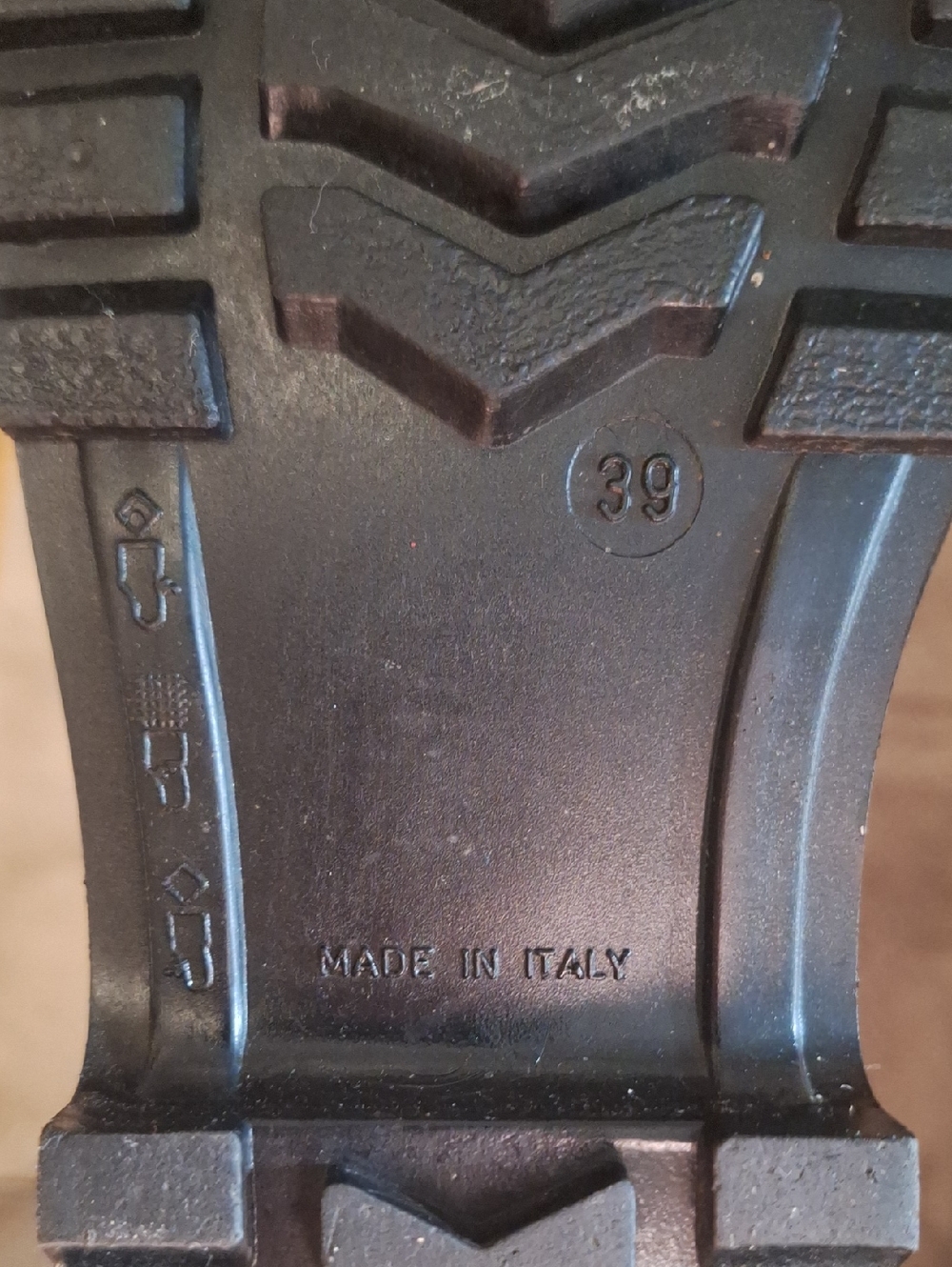 Burberry Beige Plaid Rain Boots - Picture 6 of 6